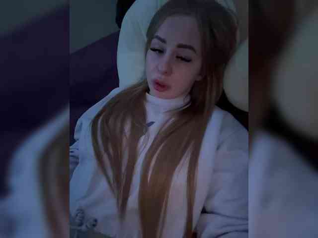 Miss-Etikaa webcam