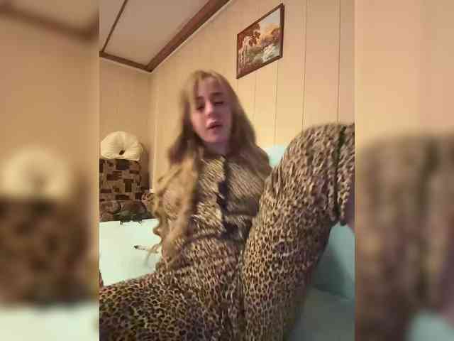 Miss-Etikaa webcam