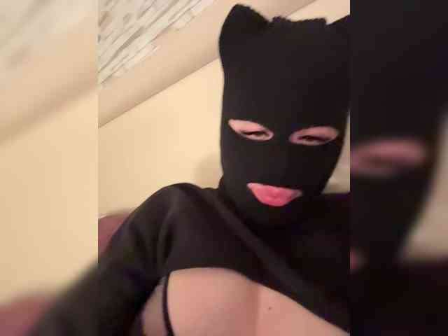 Black-Etika webcam