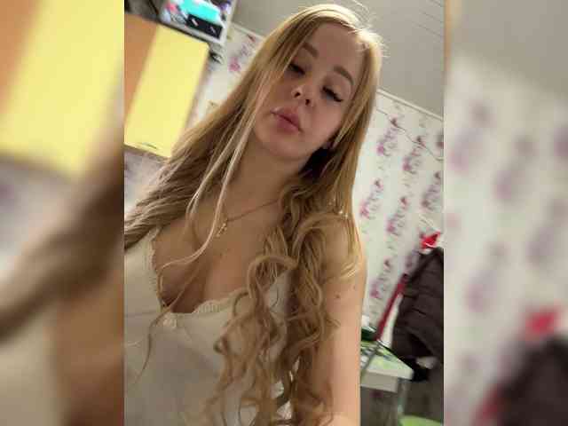 Miss-Etikaa webcam
