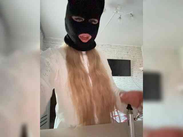 Black-Etika webcam