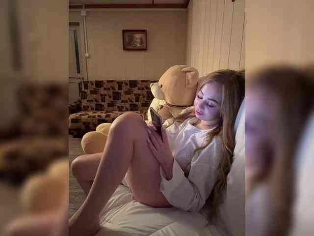Miss-Etikaa webcam