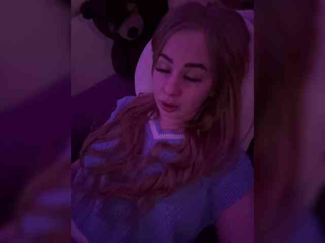Miss-Etikaa webcam