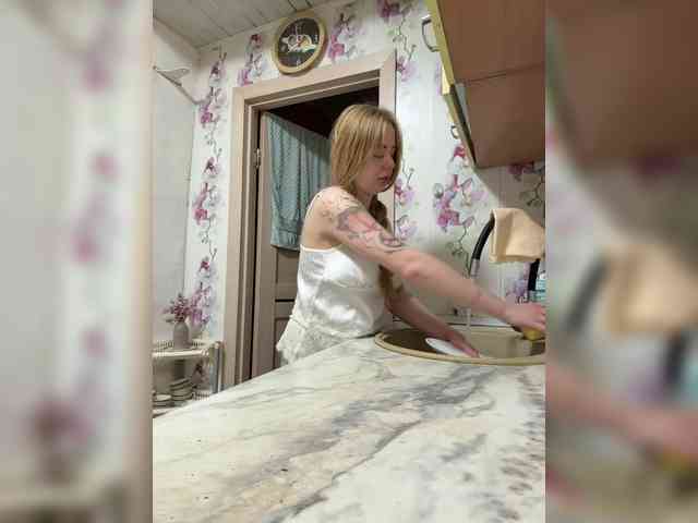 Miss-Etikaa webcam