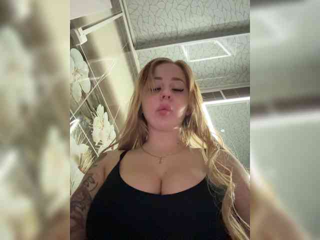 Miss-Etikaa webcam