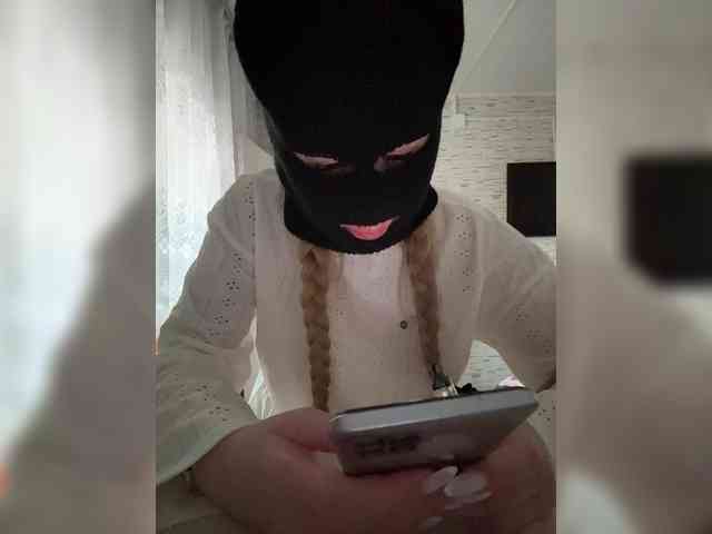 Black-Etika webcam