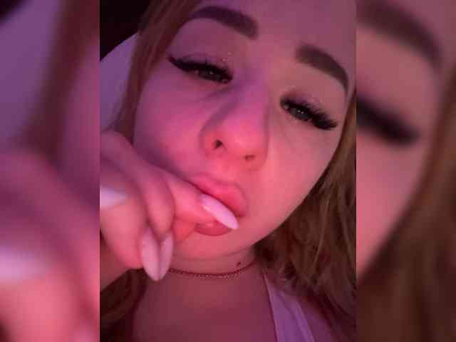 Miss-Etikaa webcam