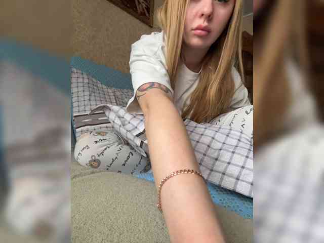Miss-Etikaa webcam