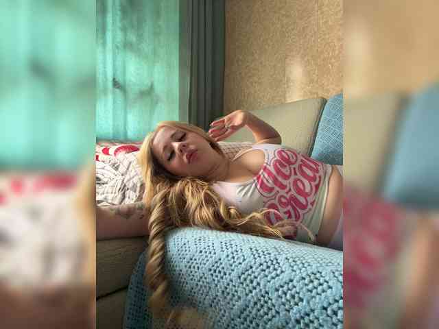 Miss-Etikaa webcam