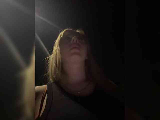 Miss-Etikaa webcam