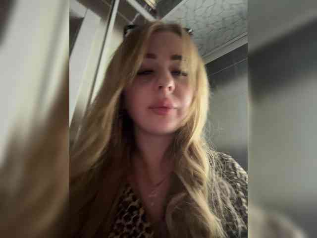 Miss-Etikaa webcam