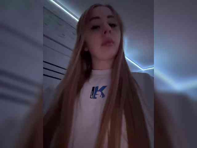 Miss-Etikaa webcam