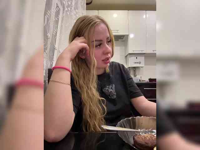 Miss-Etikaa webcam
