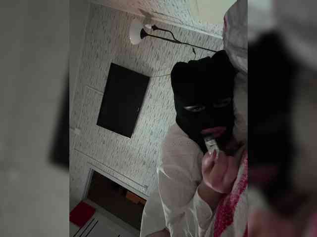 Black-Etika webcam