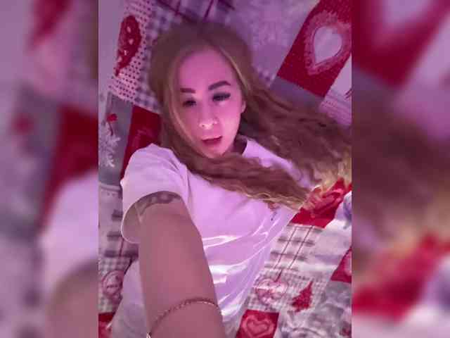 Miss-Etikaa webcam