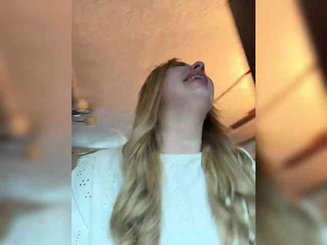 Miss-Etikaa webcam