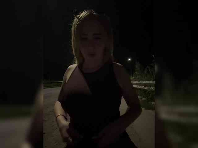 Miss-Etikaa webcam