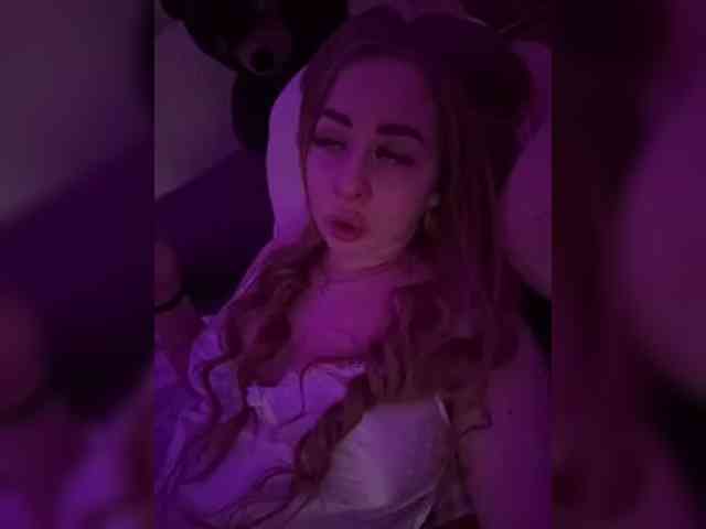 Miss-Etikaa webcam