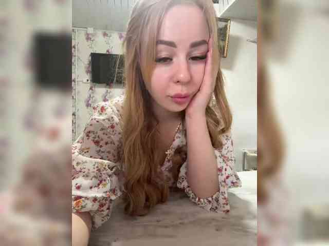 Miss-Etikaa webcam