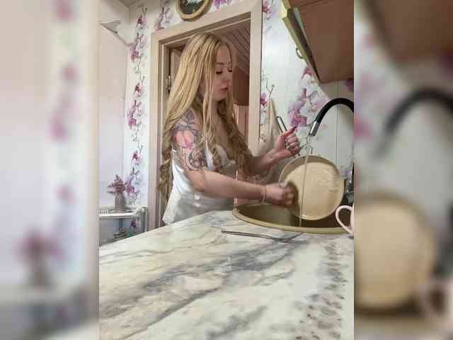 Miss-Etikaa webcam