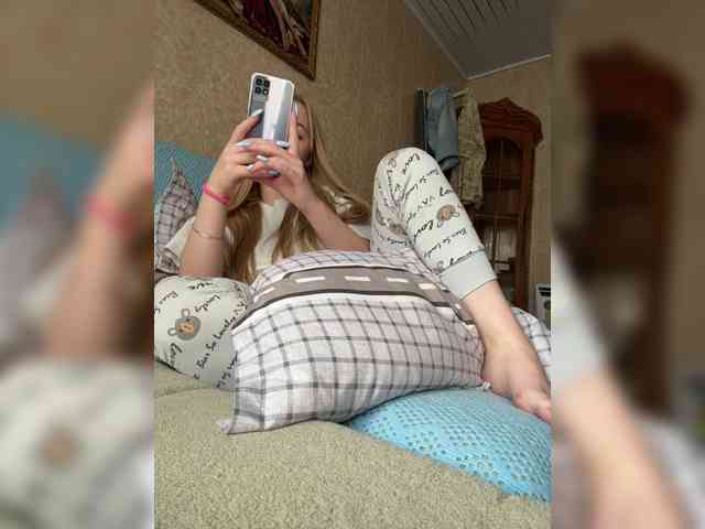 Miss-Etikaa webcam
