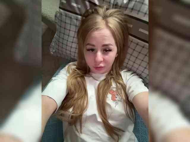 Miss-Etikaa webcam