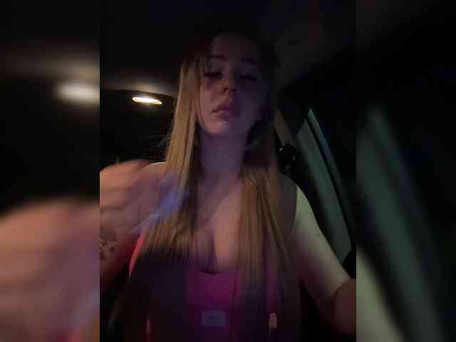 Miss-Etikaa webcam