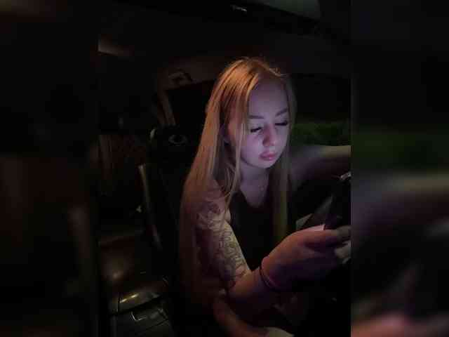 Miss-Etikaa webcam
