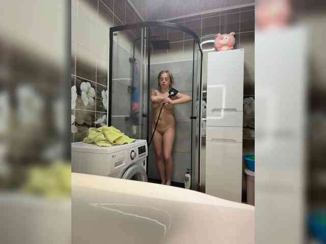 Miss-Etikaa webcam