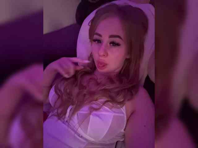 Miss-Etikaa webcam