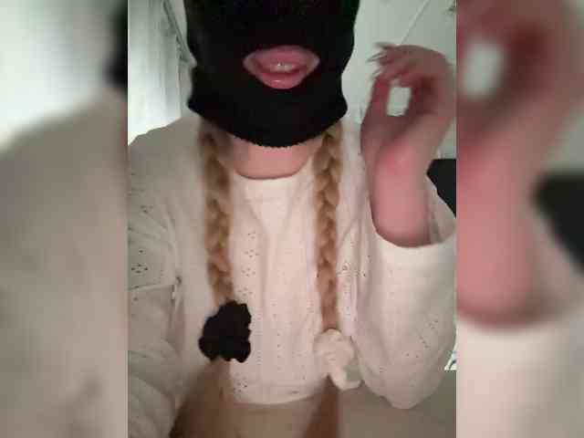 Black-Etika webcam