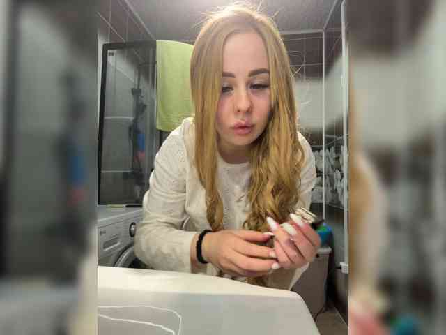 Miss-Etikaa webcam