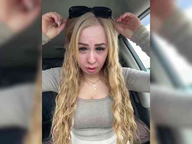 Miss-Etikaa webcam