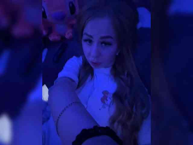 Miss-Etikaa webcam
