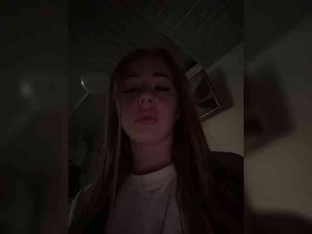 Miss-Etikaa webcam