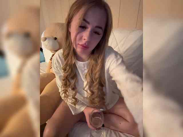 Miss-Etikaa webcam