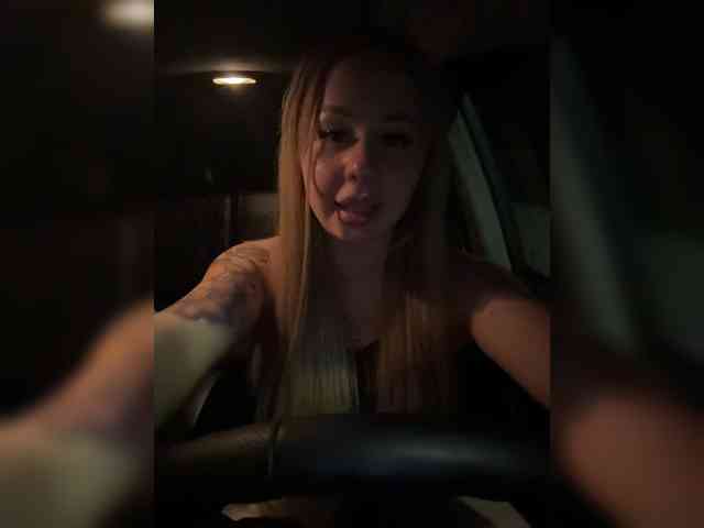 Miss-etikaa's cam show statistics and live stream