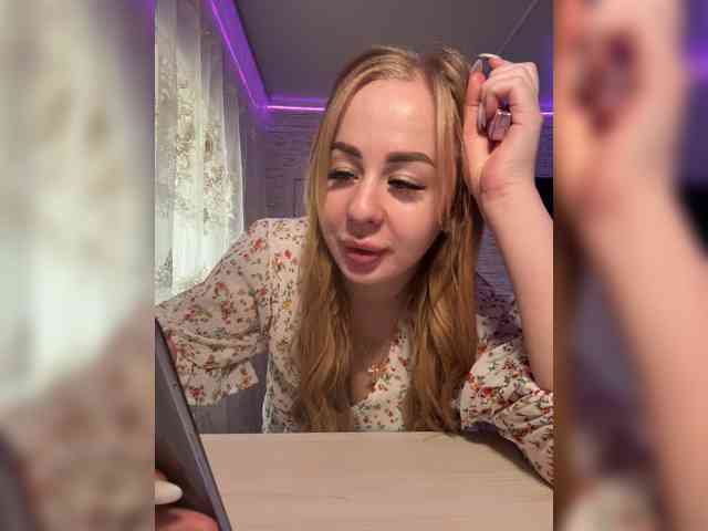 Miss-Etikaa webcam