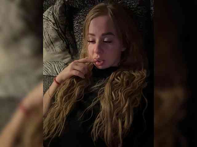Miss-Etikaa webcam