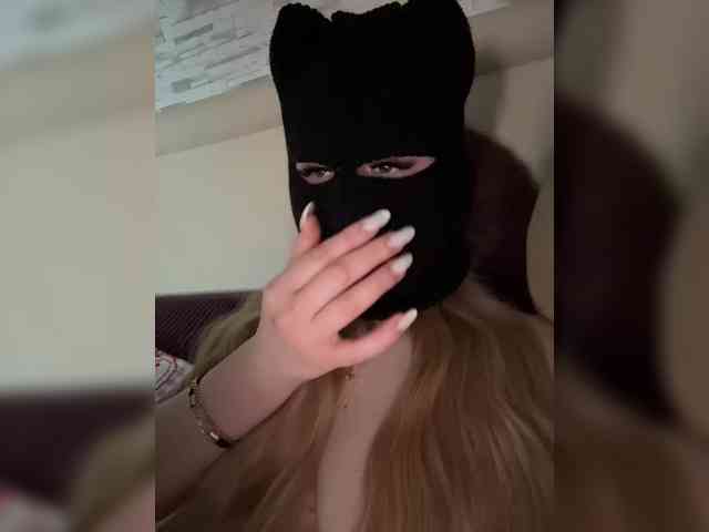 Black-Etika webcam