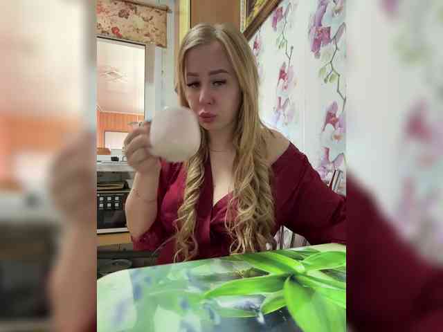 Miss-Etikaa webcam