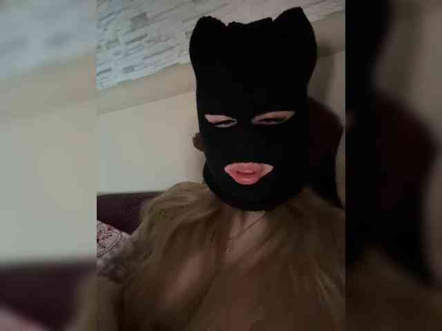 Black-Etika webcam