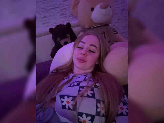 Miss-Etikaa webcam