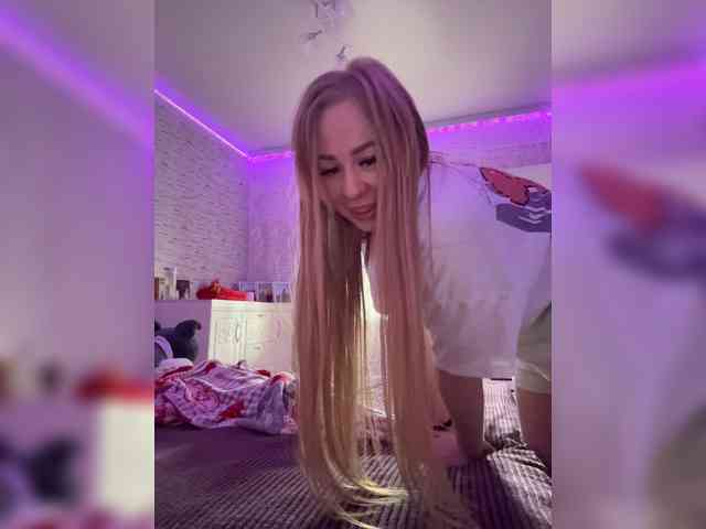 Miss-Etikaa webcam