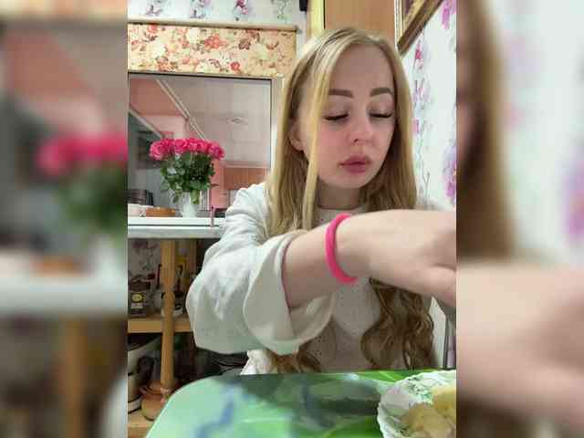 Miss-Etikaa webcam