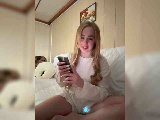 Miss-Etikaa webcam