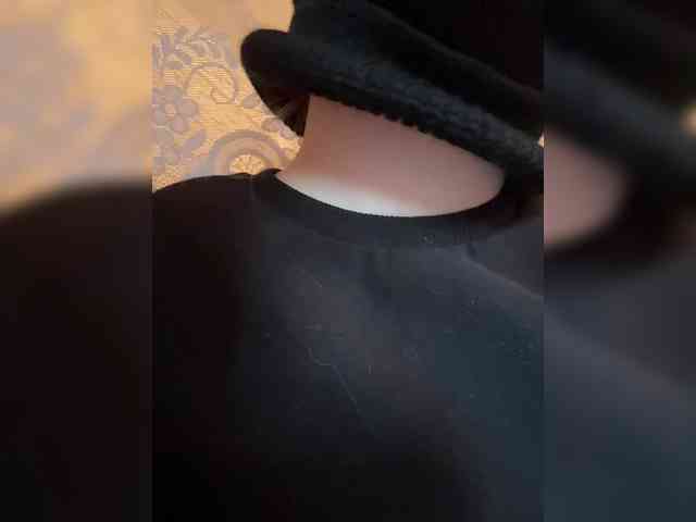 Black-Etika webcam