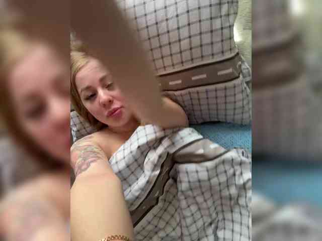 Miss-Etikaa webcam