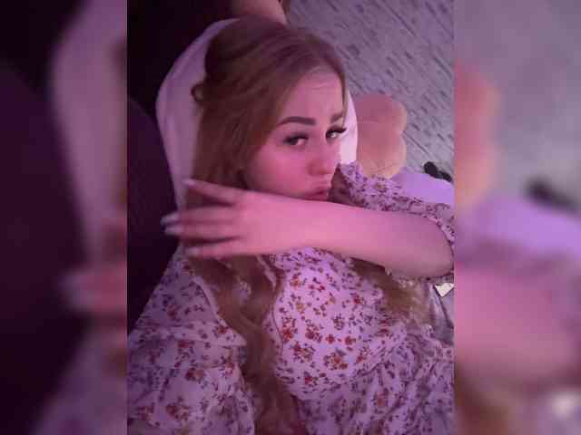 Miss-Etikaa webcam