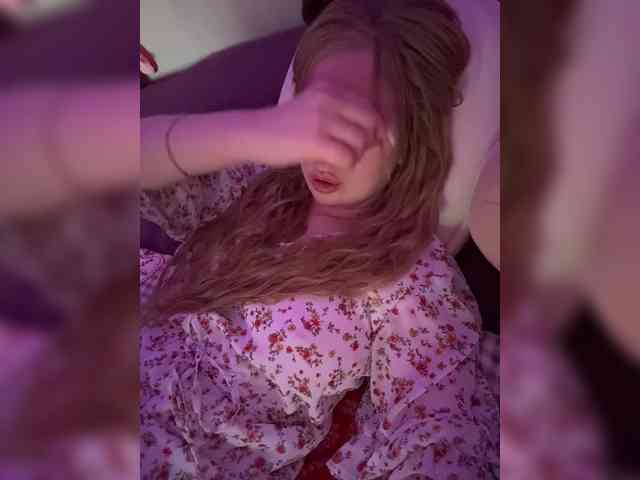 Miss-Etikaa webcam
